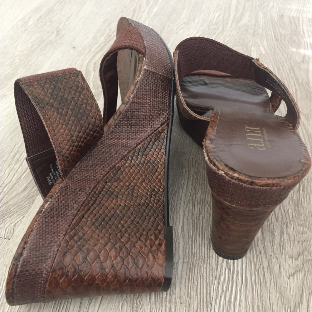 A.N.A Wedges - Picture 3 of 3